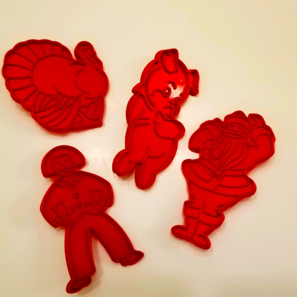 4 holiday cookie cutter